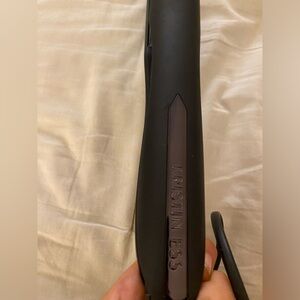 Kirsten ess styling iron